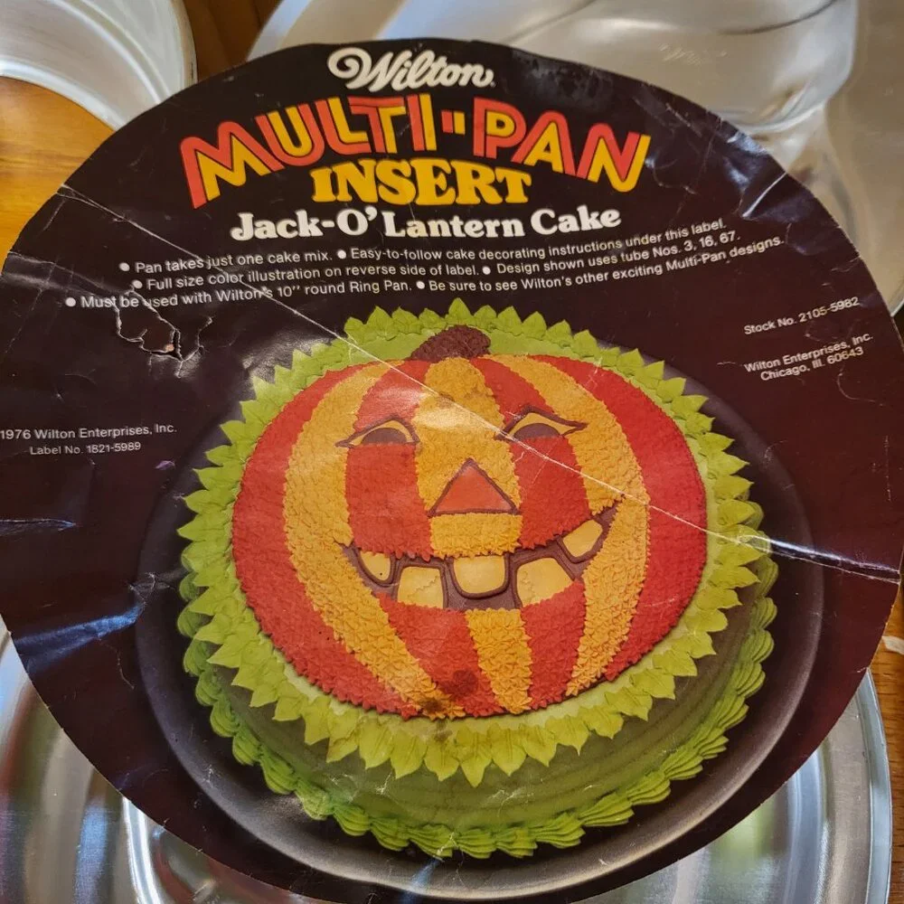 Wilton Vintage 10 in Round Ring Multi Event Cake Pan Set